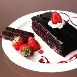 White flat plate 18cm diameter made of very resistant polycarbonate. Suitable for household appliances.