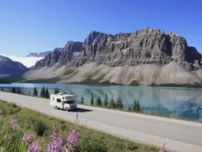 TRAVELING BY MOTORHOME