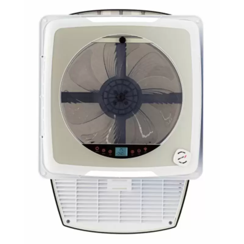 Claraboya con ventilador tipo Maxxfan con tapa externa color negra tintada, caravana, autocaravana y camper.